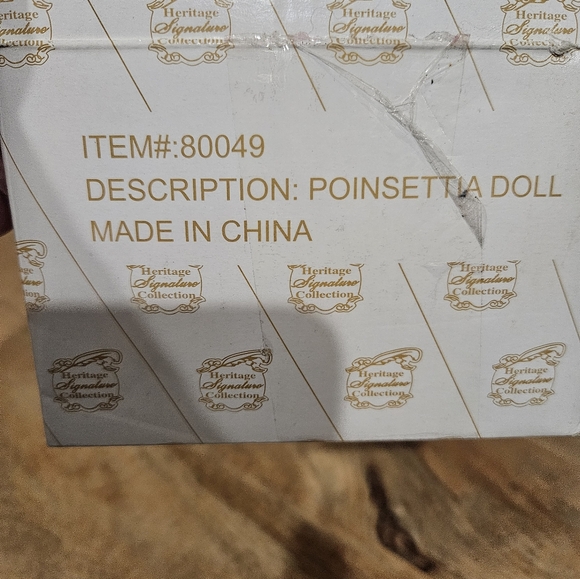 New Heritage Signature Collection doll - Picture 7 of 9